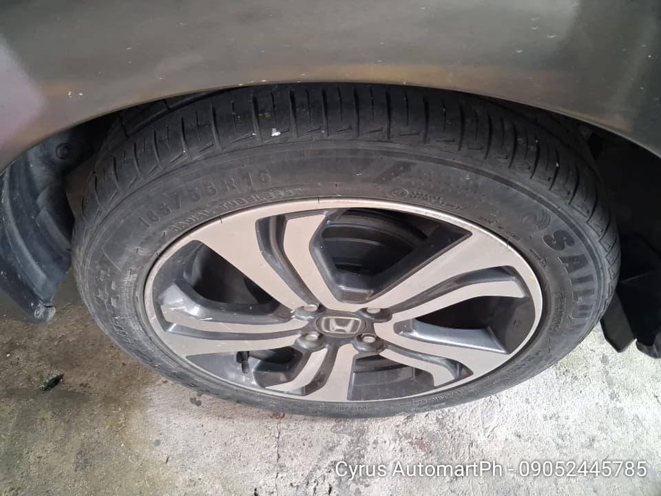 Car gallery image