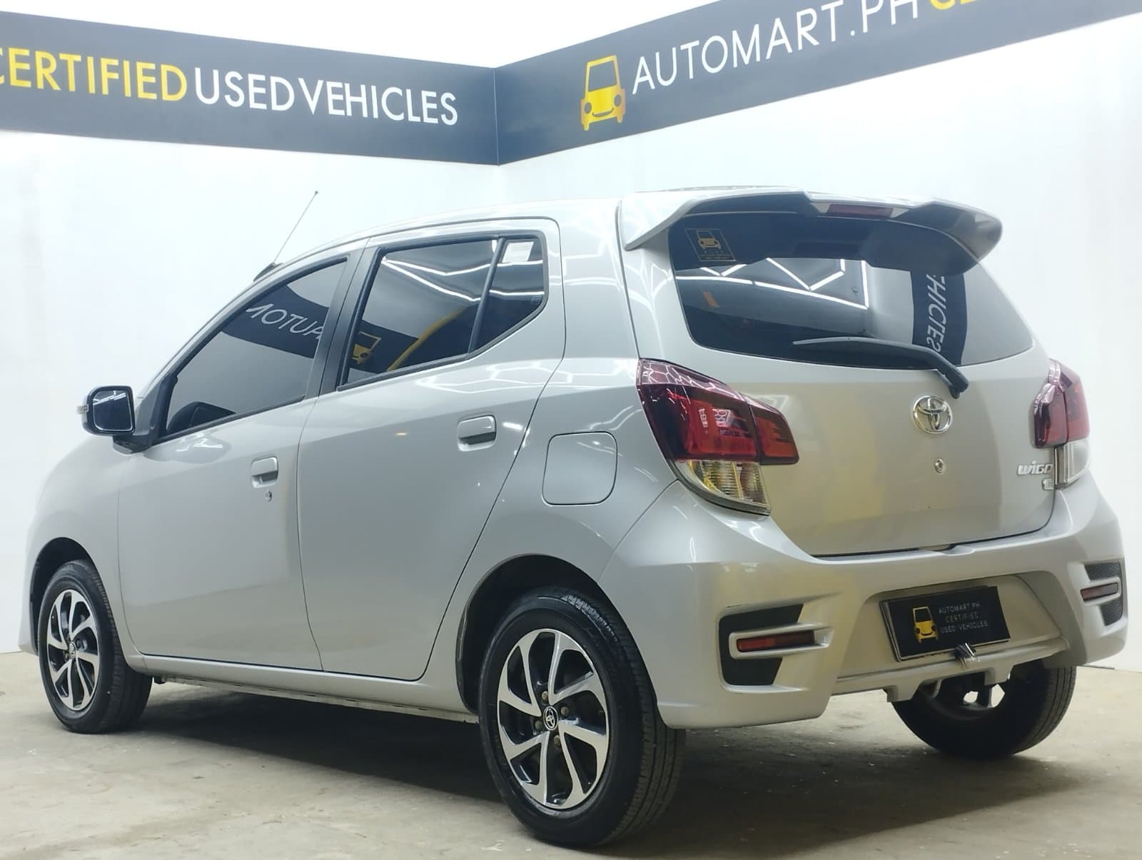 Car gallery image