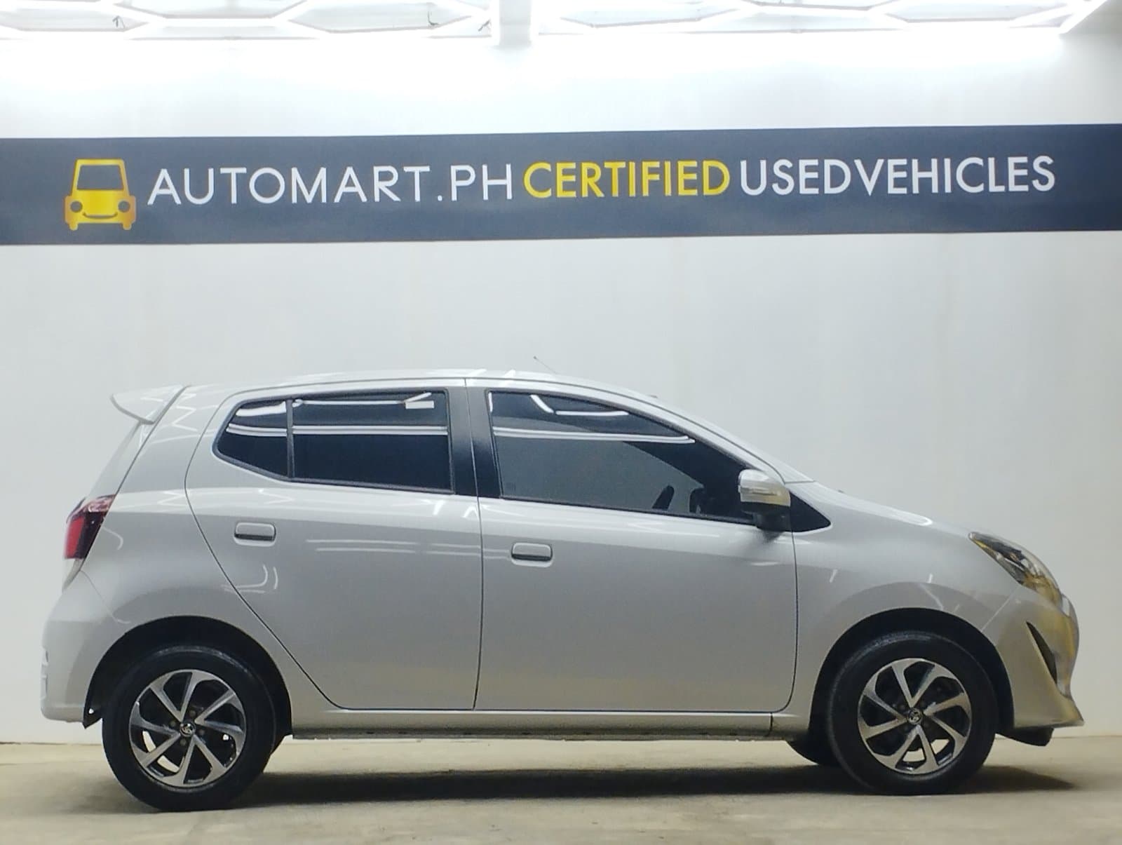 Car gallery image