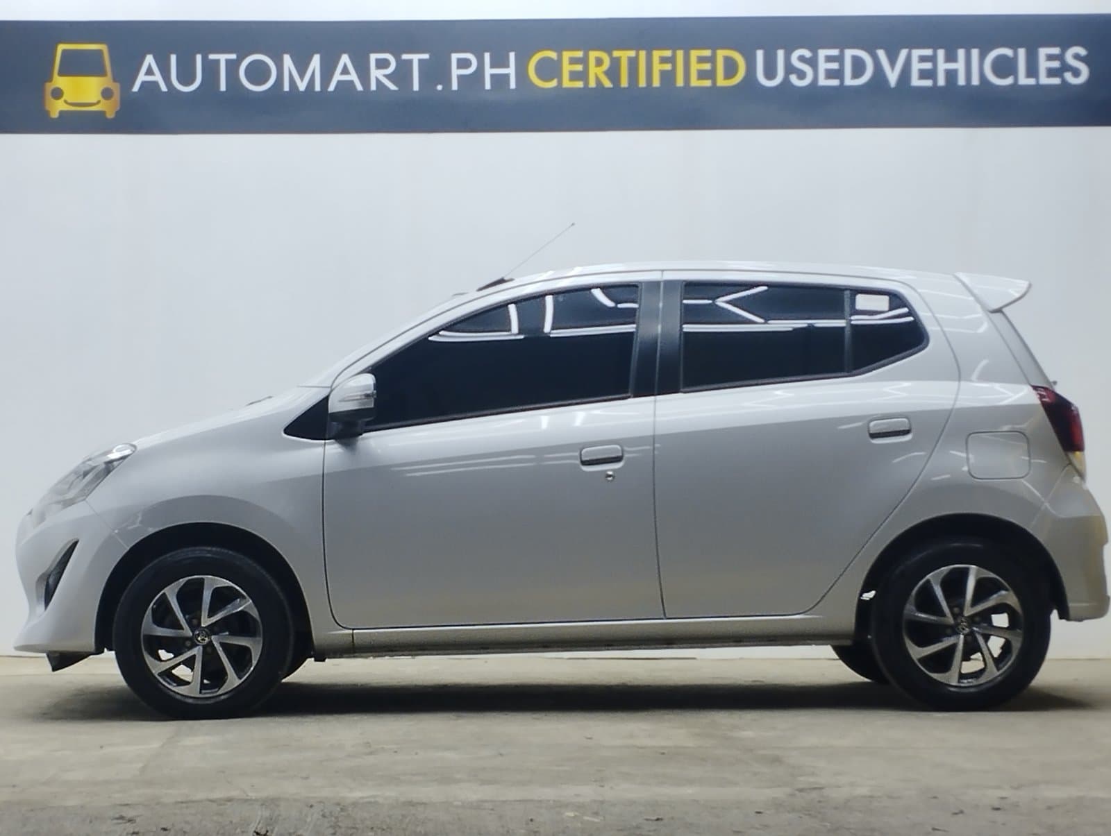 Car gallery image