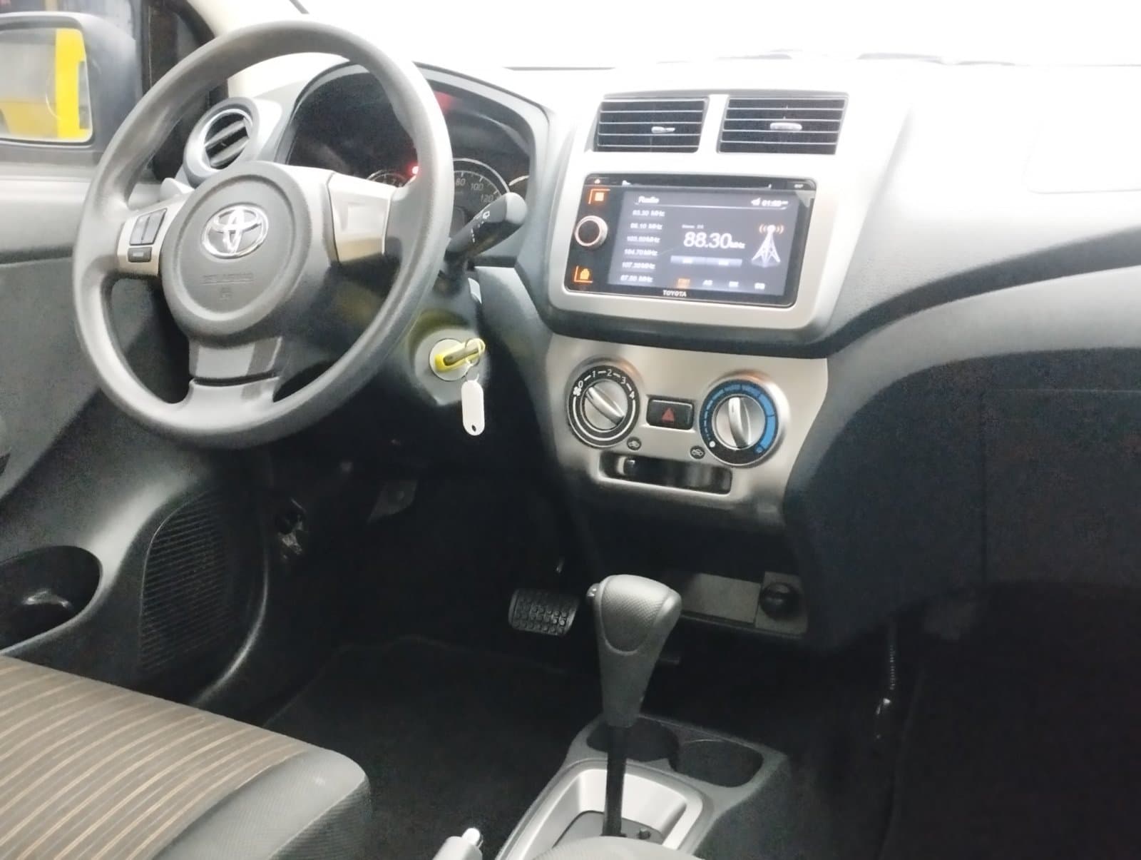 Car gallery image