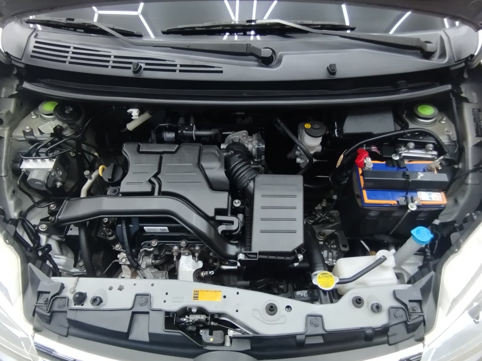 Car gallery image