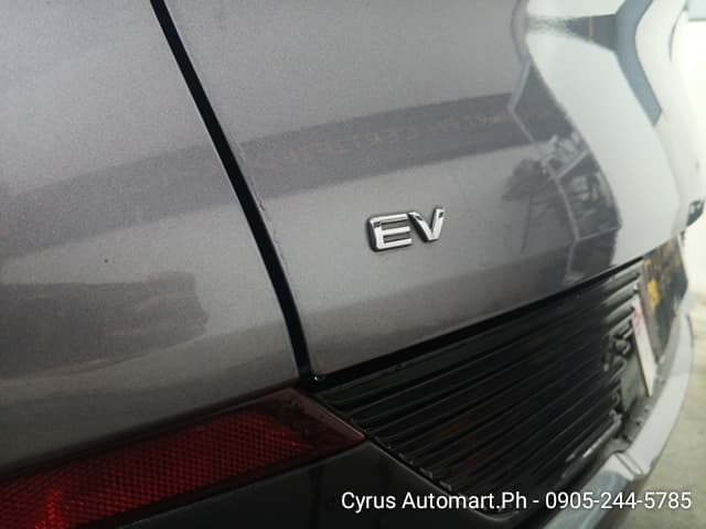 Car gallery image