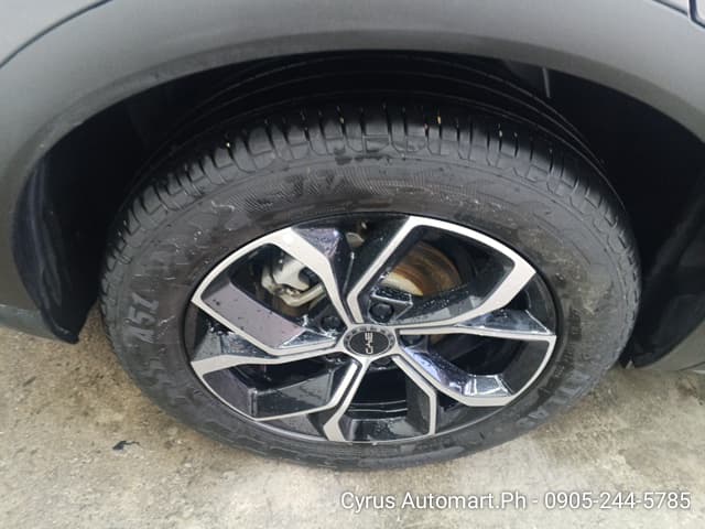 Car gallery image