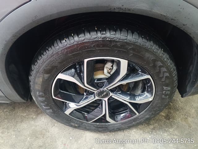 Car gallery image