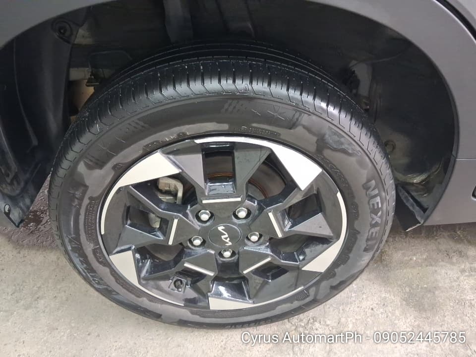 Car gallery image