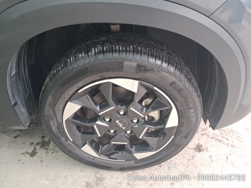 Car gallery image
