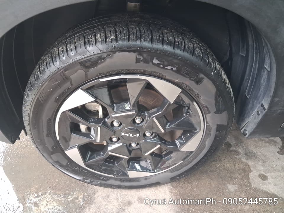 Car gallery image