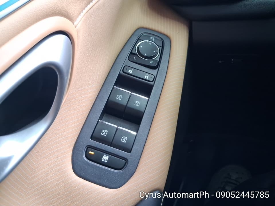 Car gallery image