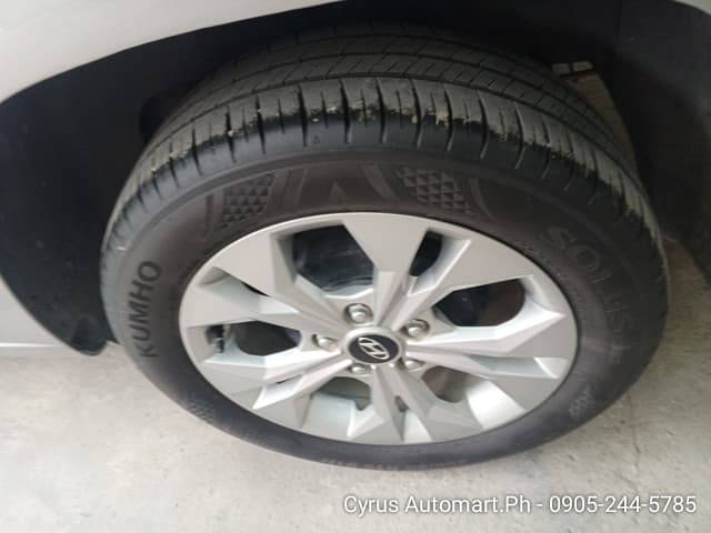 Car gallery image