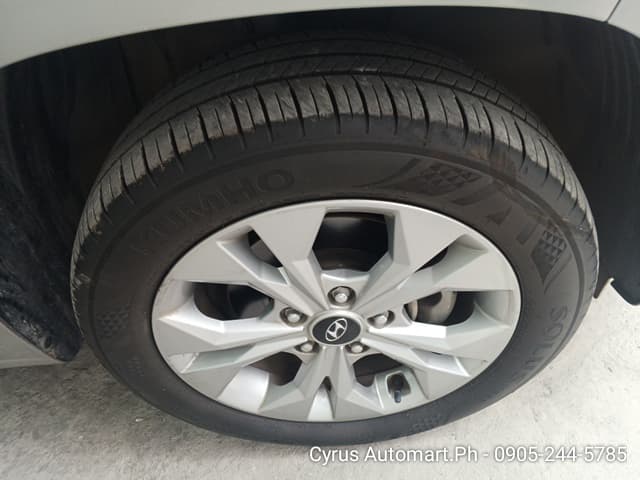 Car gallery image