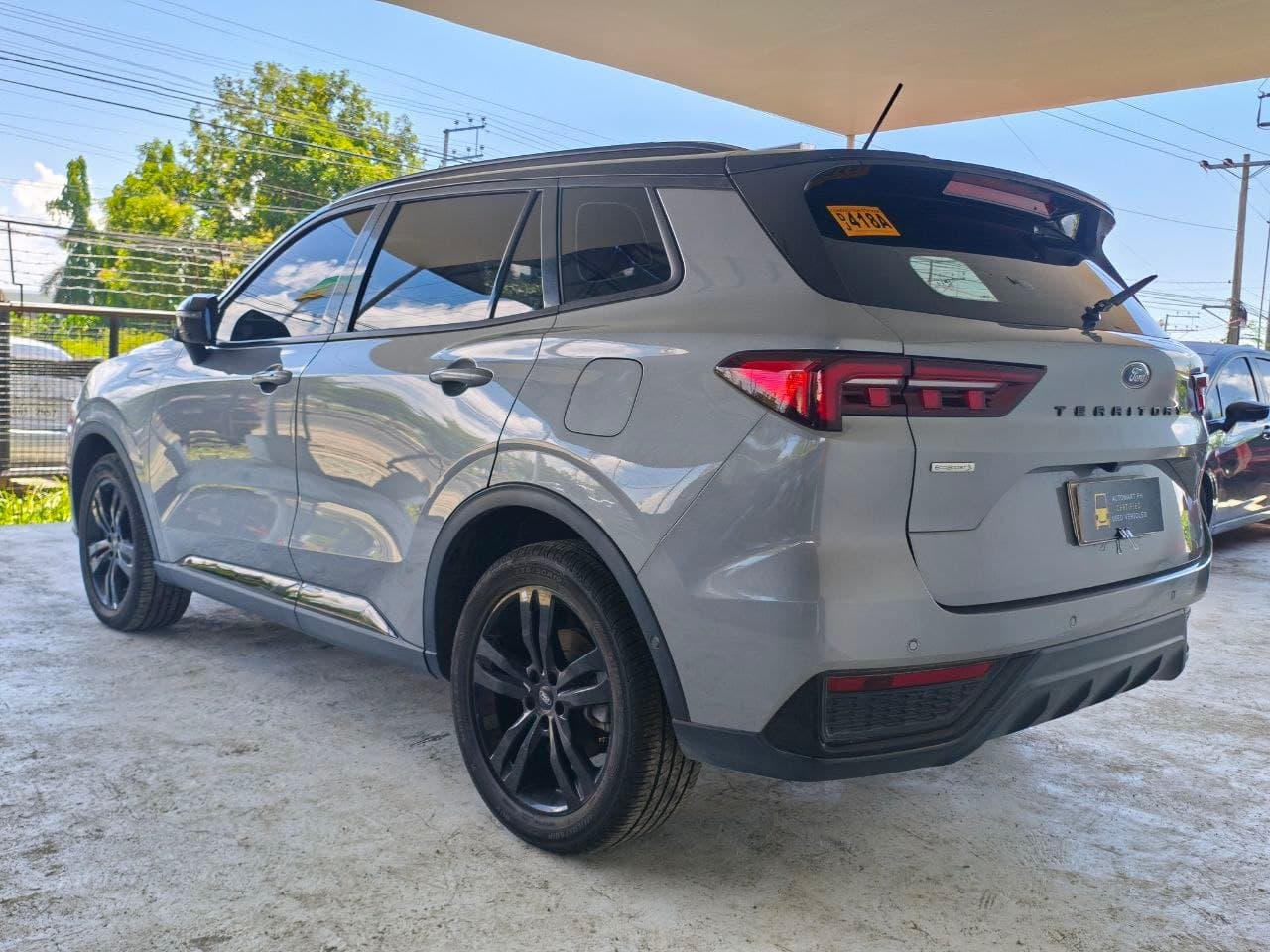 Car gallery image