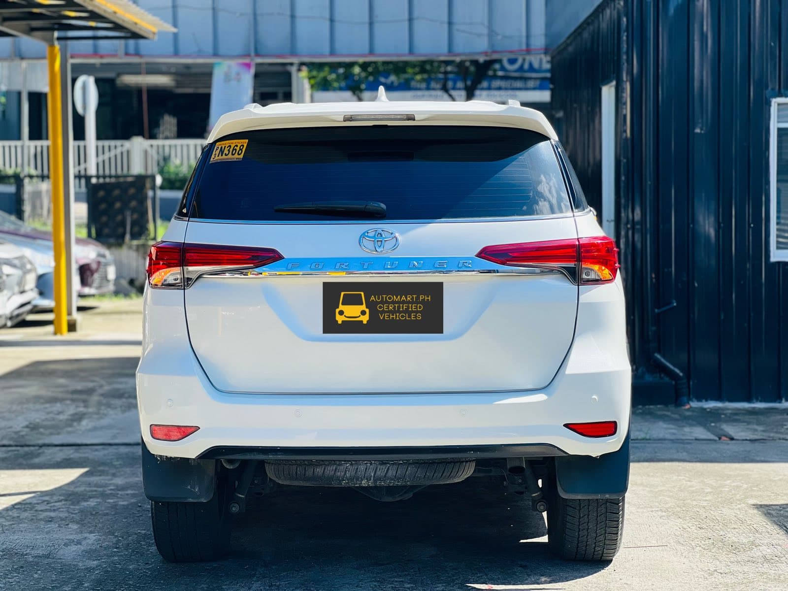 Car gallery image
