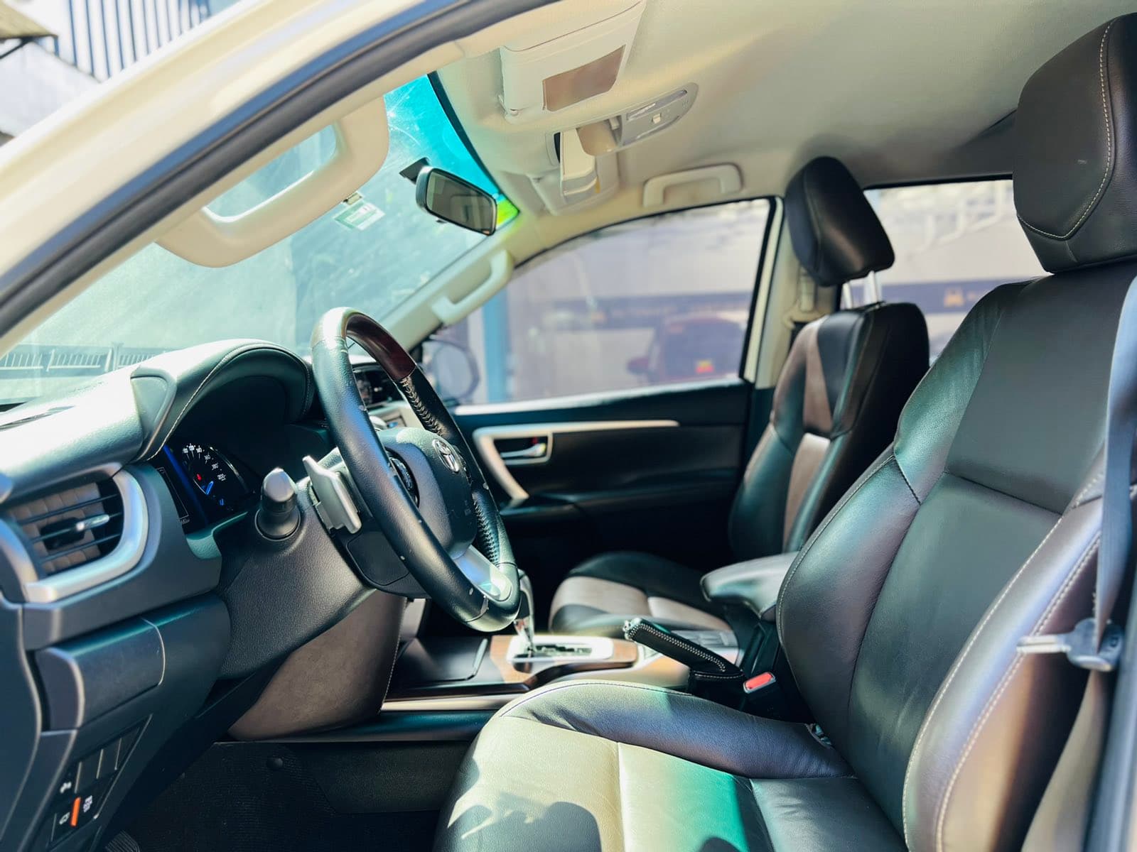 Car gallery image