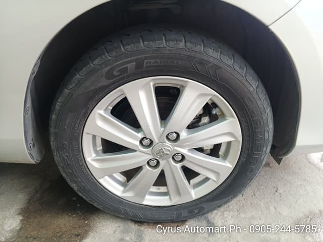 Car gallery image