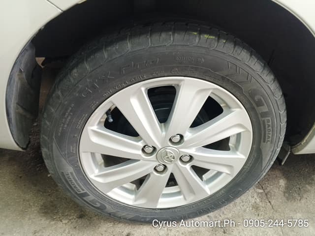 Car gallery image