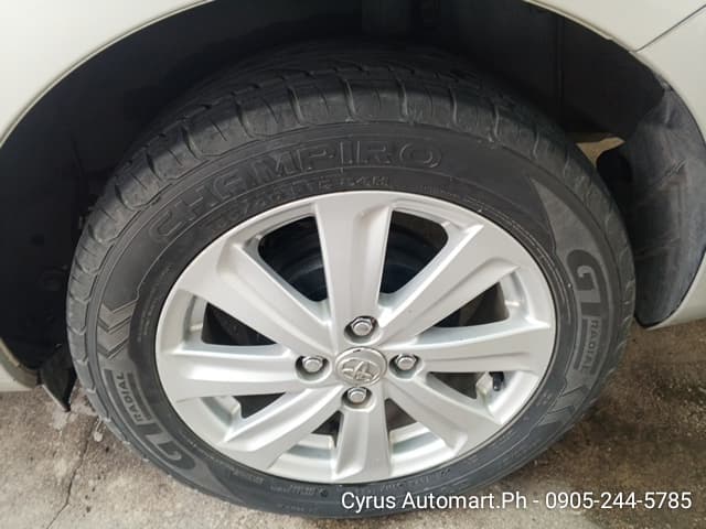 Car gallery image
