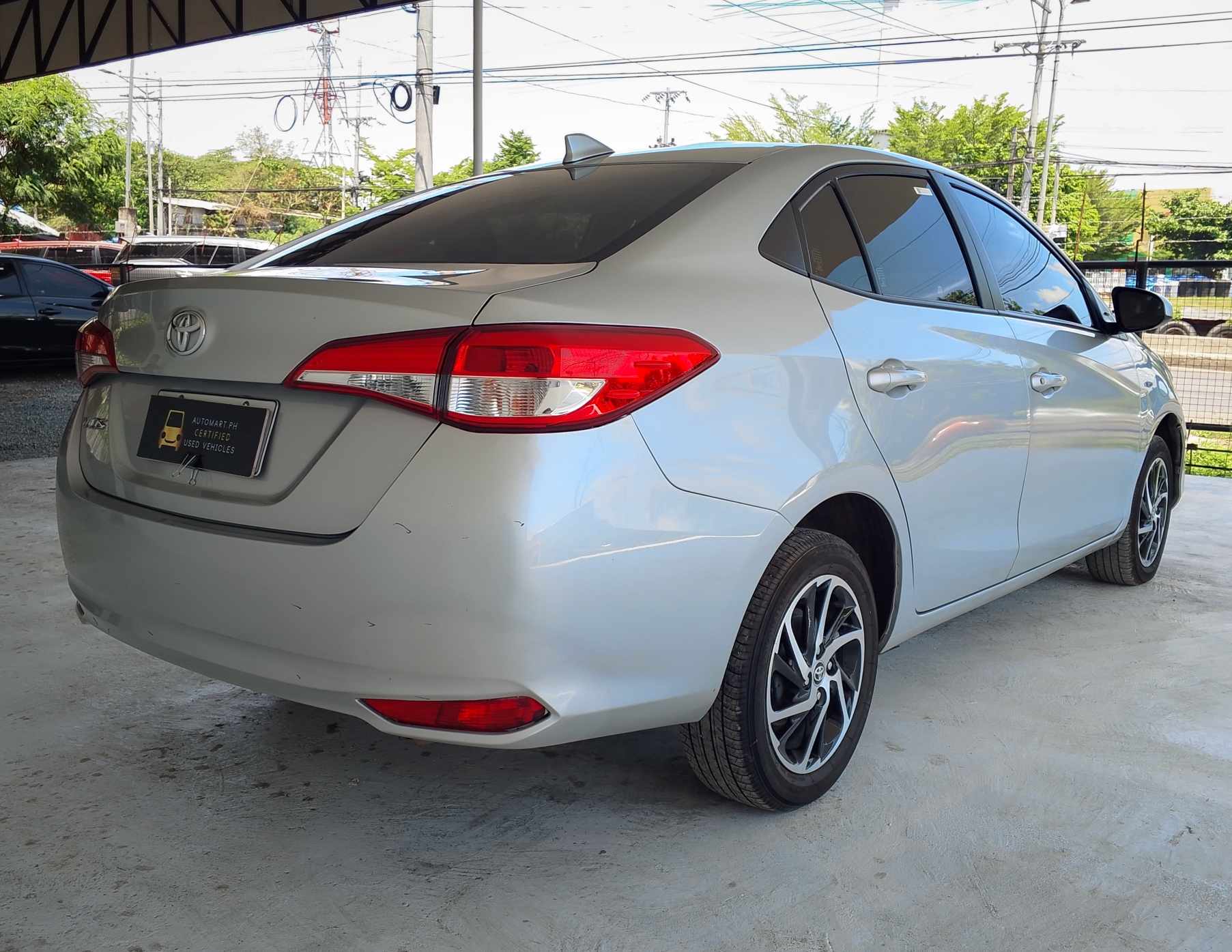 Car gallery image