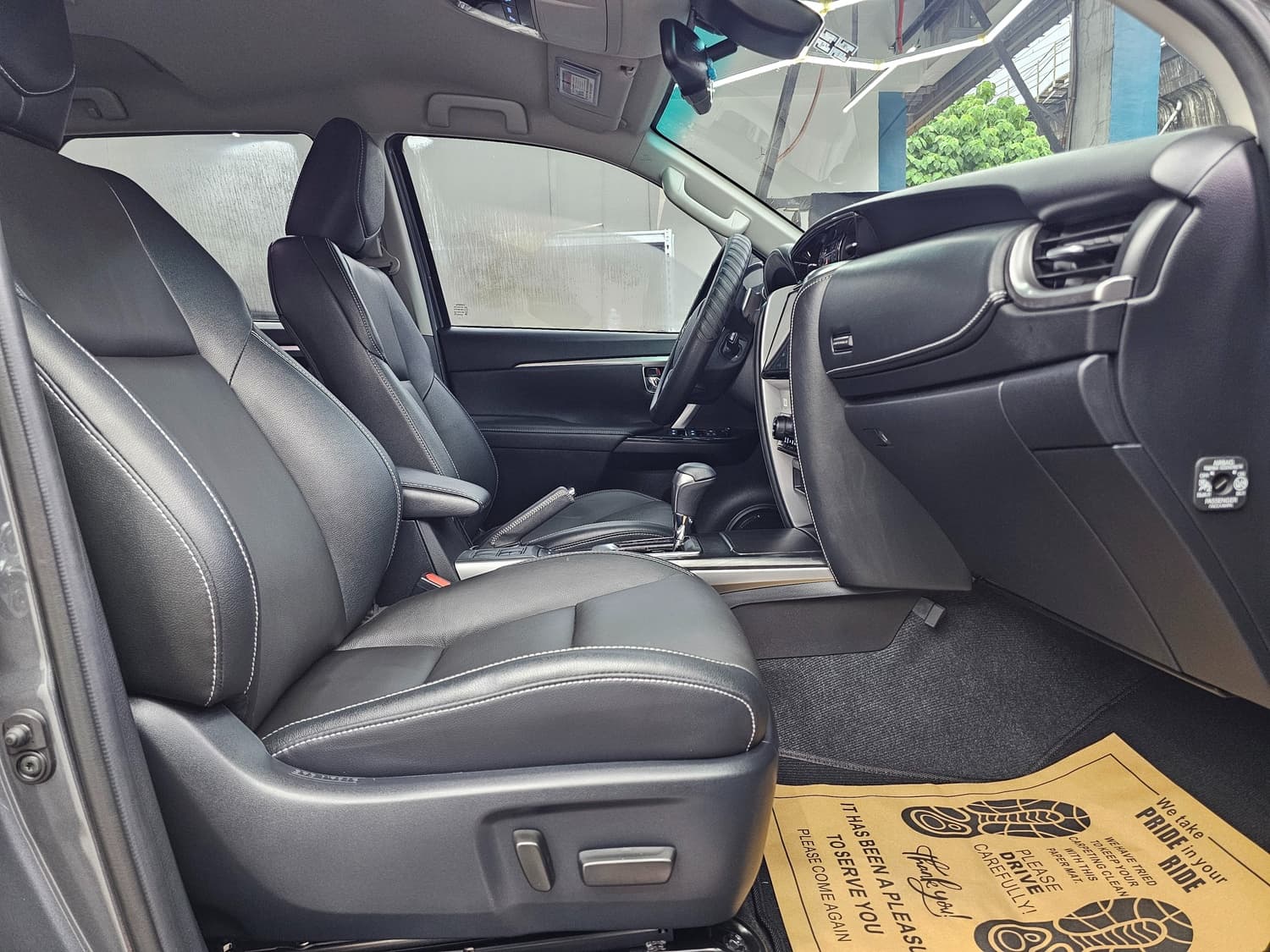 Car gallery image