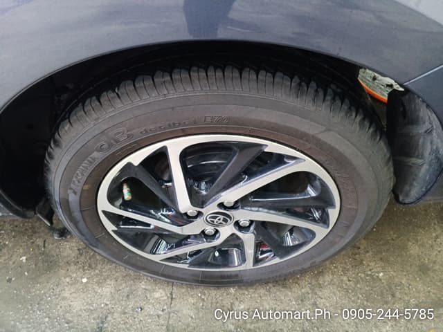 Car gallery image