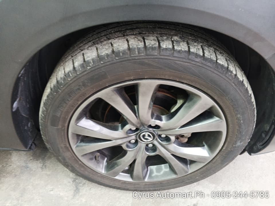 Car gallery image