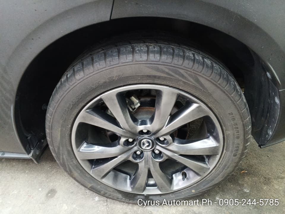Car gallery image
