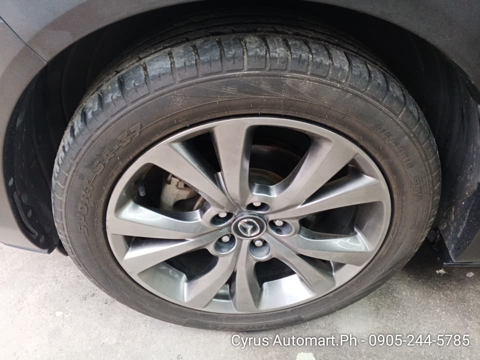Car gallery image