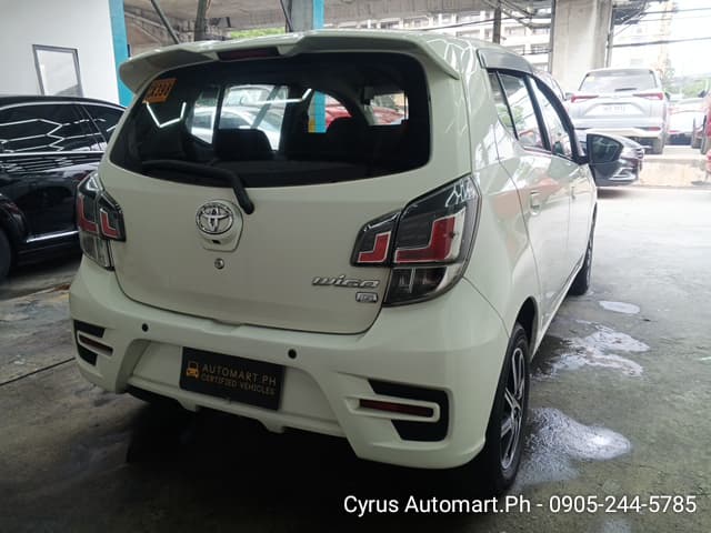 Car gallery image