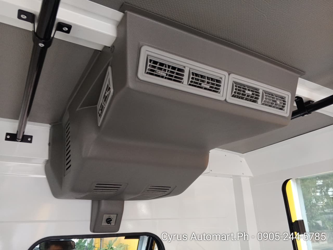 Car gallery image
