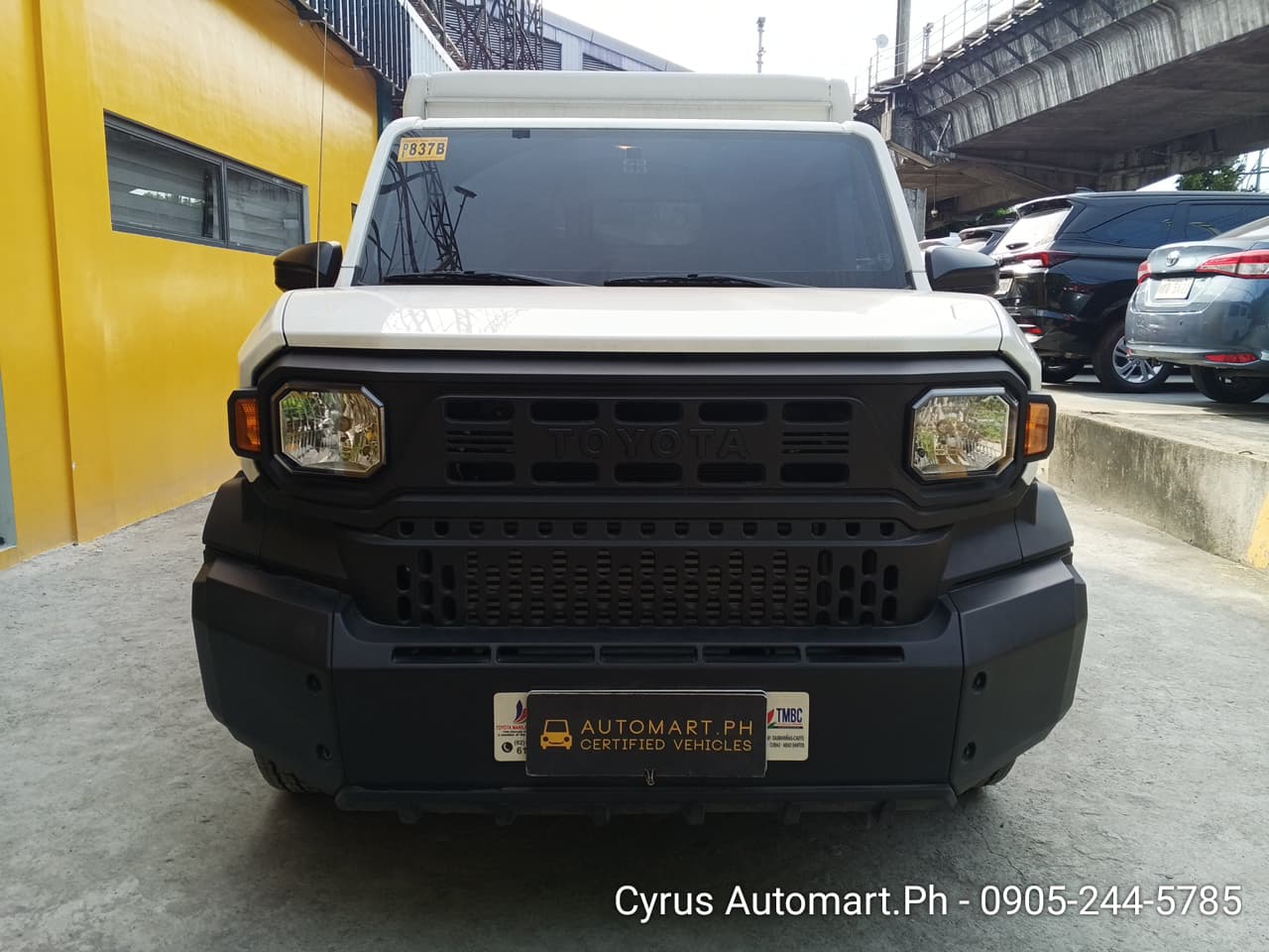 Car gallery image