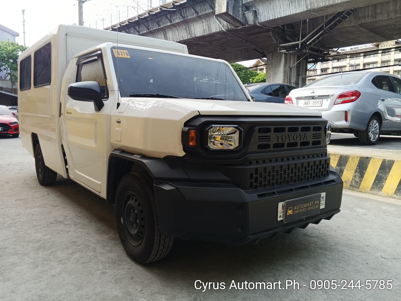 Car gallery image