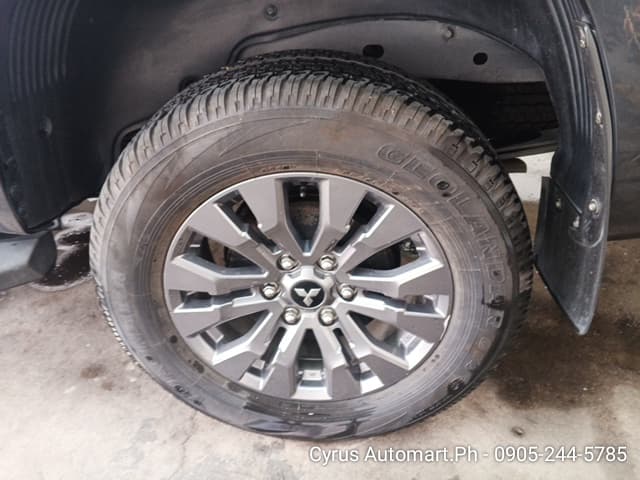 Car gallery image