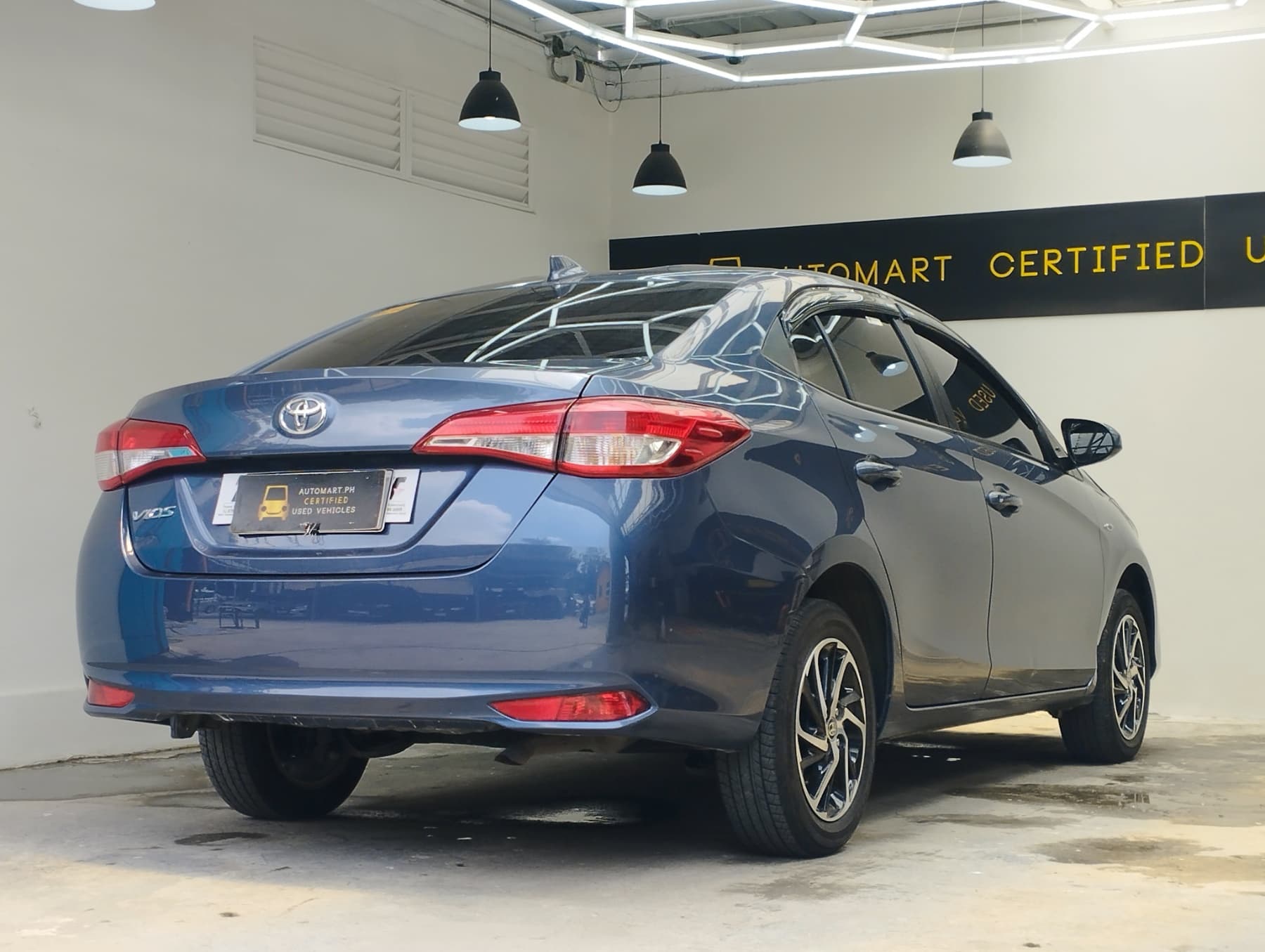 Car gallery image