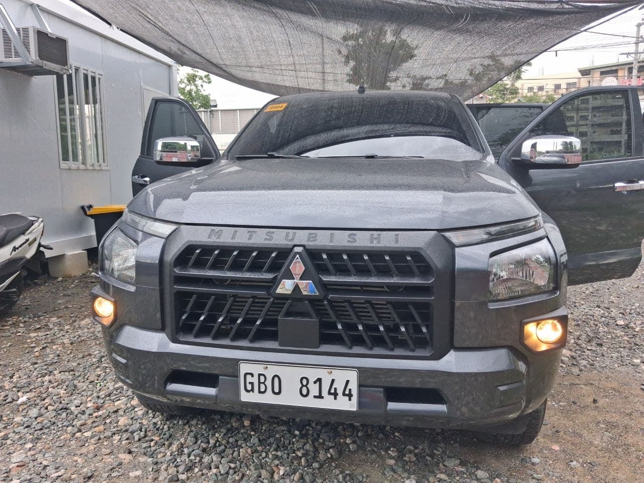 Car gallery image