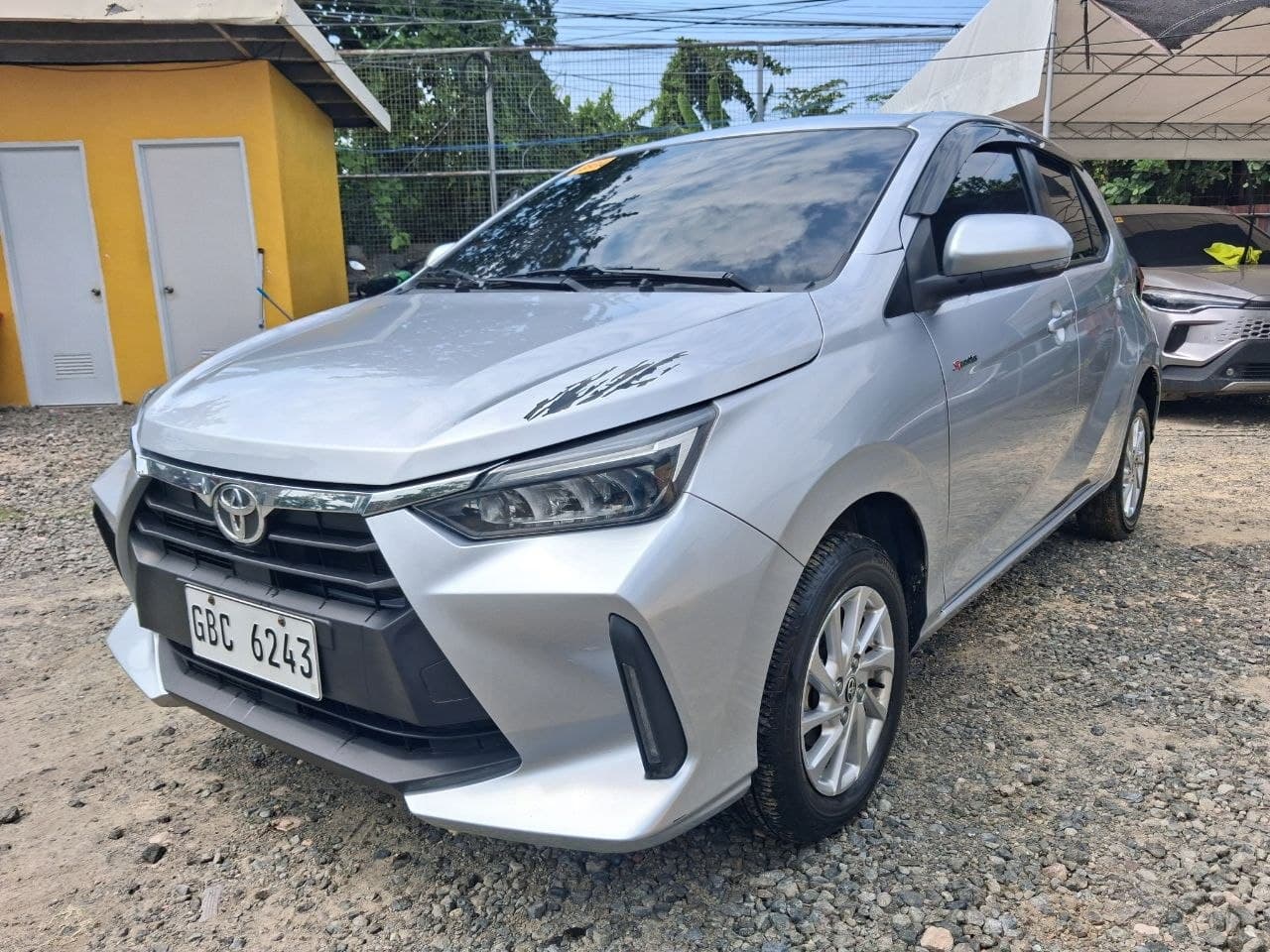 Car gallery image