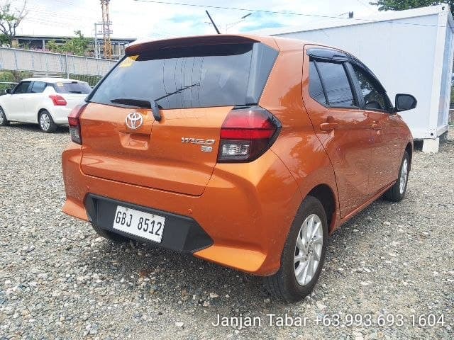 Car gallery image