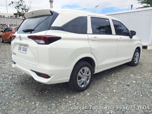 Car gallery image