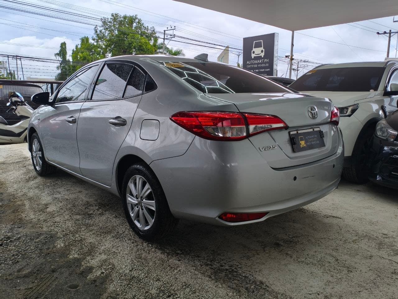 Car gallery image
