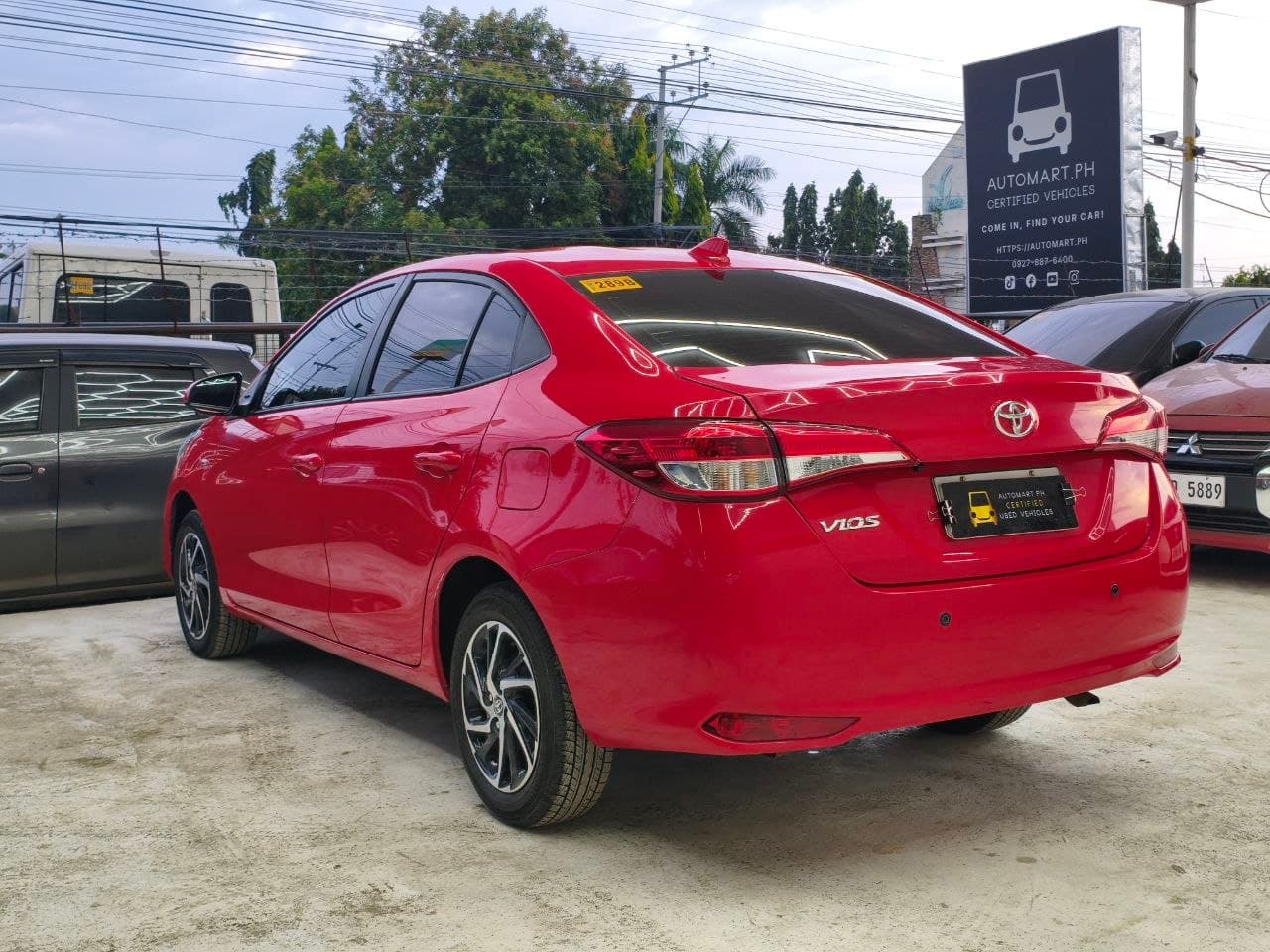 Car gallery image