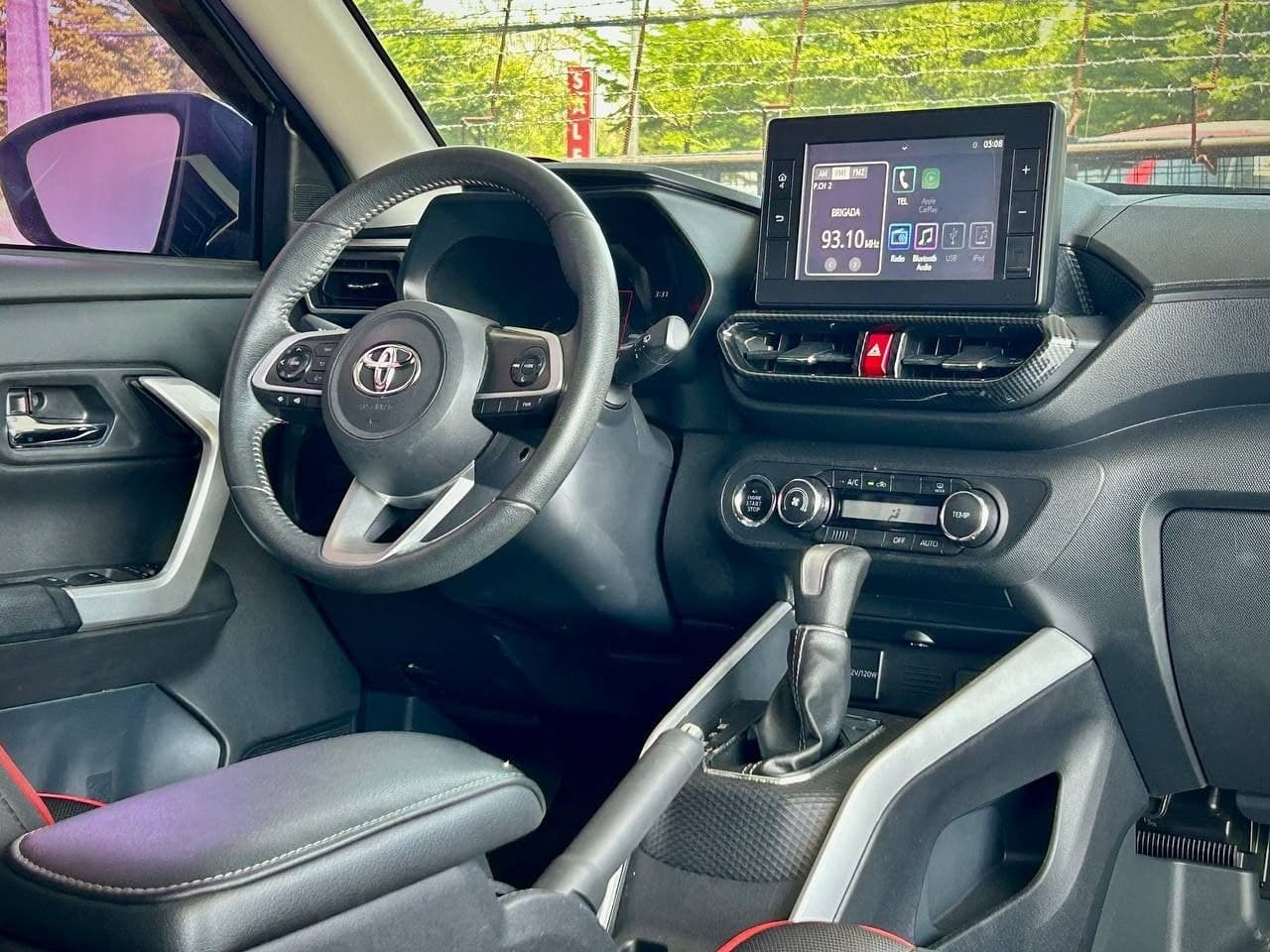 Car gallery image