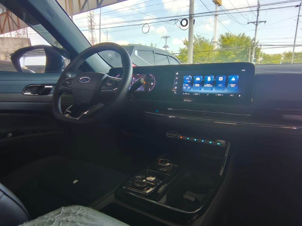 Car gallery image
