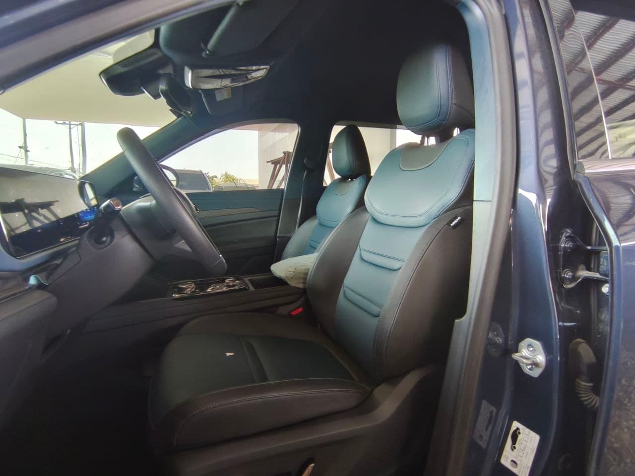 Car gallery image