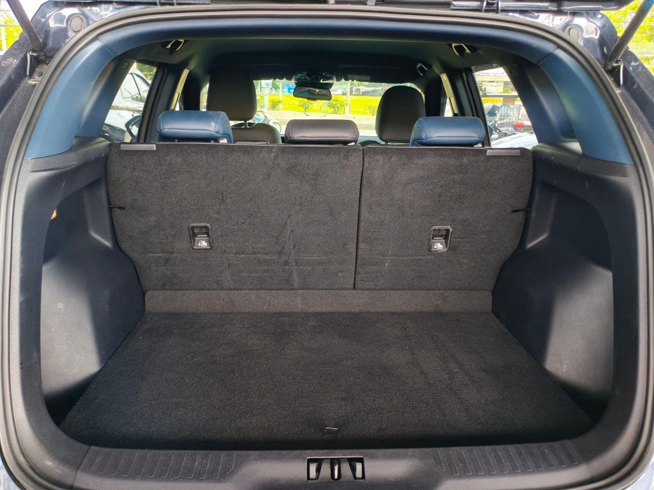Car gallery image