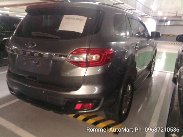 Car gallery image