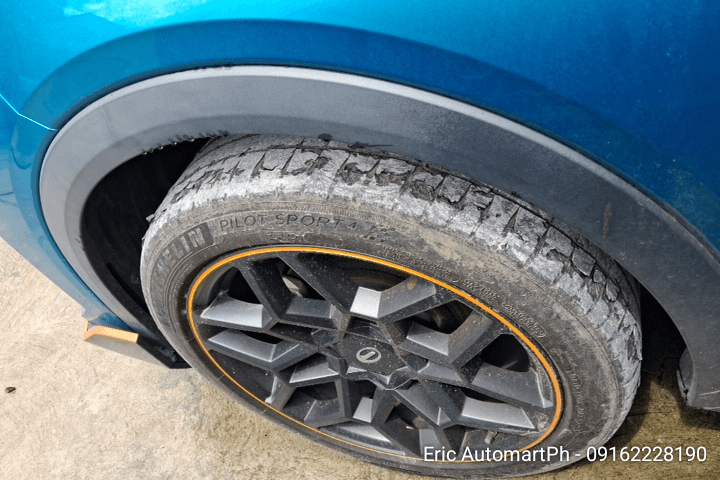 Car gallery image