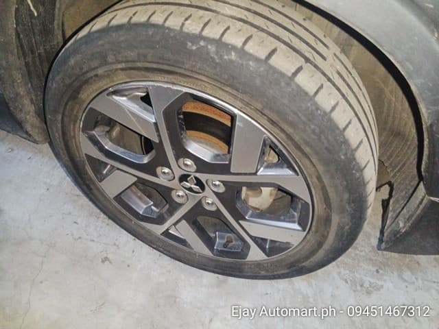 Car gallery image