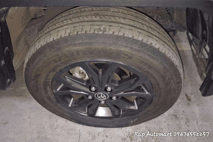Car gallery image