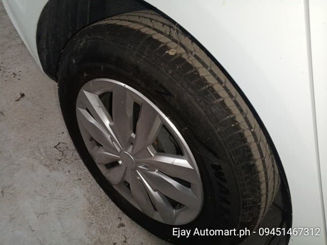 Car gallery image