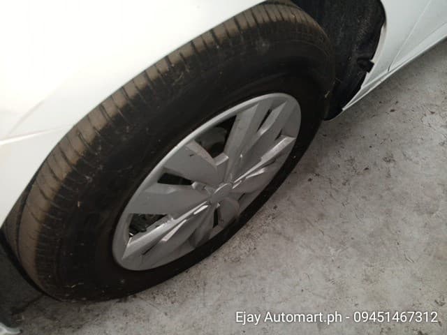 Car gallery image