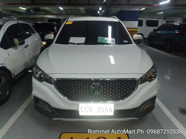 Car gallery image